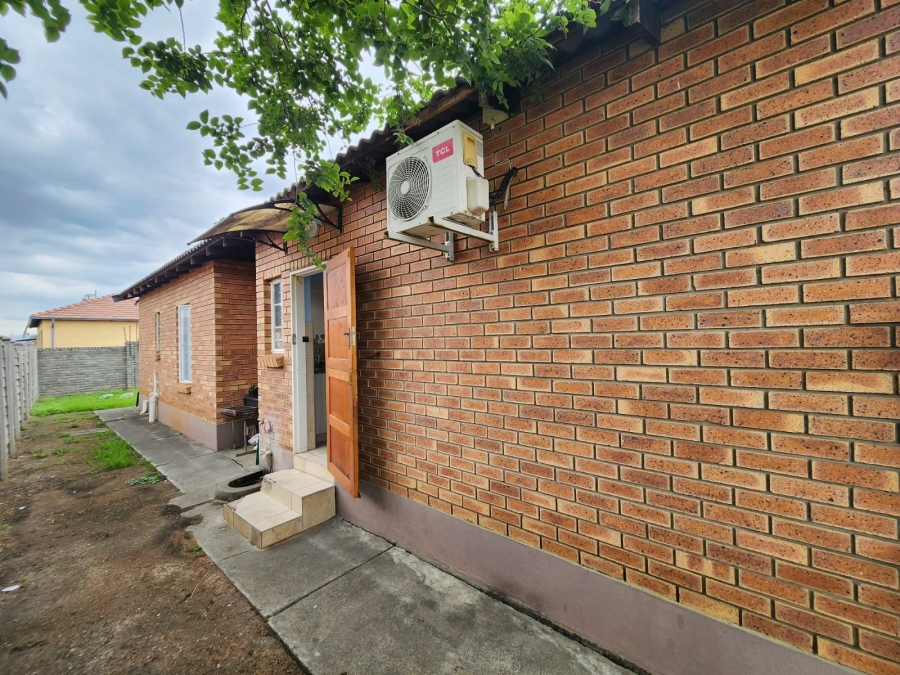 3 Bedroom Property for Sale in Waterval East North West